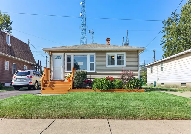 Single family home for sale at 8410 Gordon Dr, Highland, IN 46322 | MLS# 845421