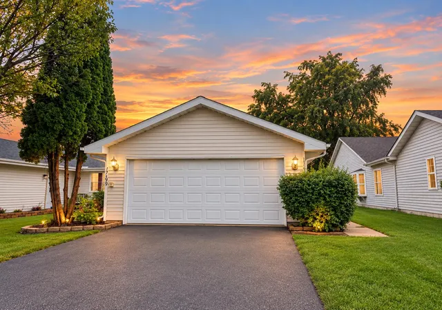 Photo 1 of Multi family home for sale at 1719 Beech Dr, Crown Point, IN 46307 | MLS# 845507 | Listing updated on 2026-09-18