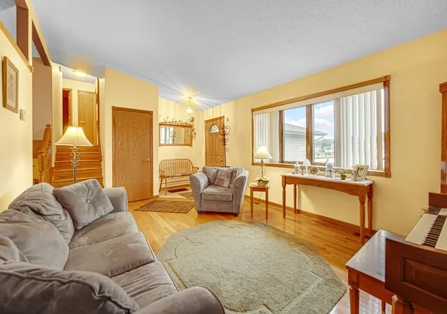 Photo 3 of Single family home for sale at 250 Hawthorne Ct, Hobart, IN 46342 | MLS# 845524 | Listing updated on 2026-09-18