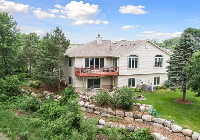 Photo 2 of Sale Pending at 560 Lakeside Bay Dr S, Bayport, MN 55003 | MLS# 6753052 | Listing updated on 2026-09-22