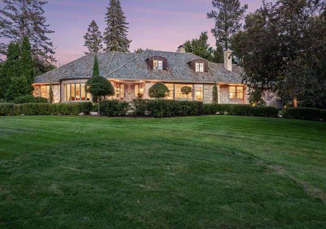 Photo 1 of Mansion for sale at 2501 France Ave S, Minneapolis, MN 55416 | MLS# 6786647 | Listing updated on 2026-09-16