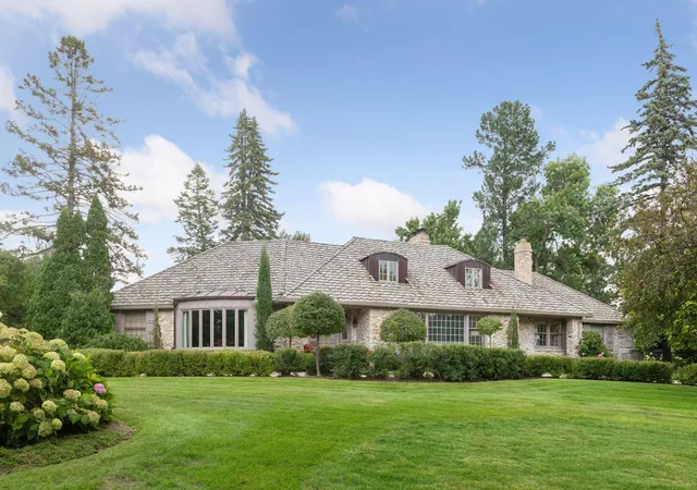 Photo 3 of Mansion for sale at 2501 France Ave S, Minneapolis, MN 55416 | MLS# 6786647 | Listing updated on 2026-09-16