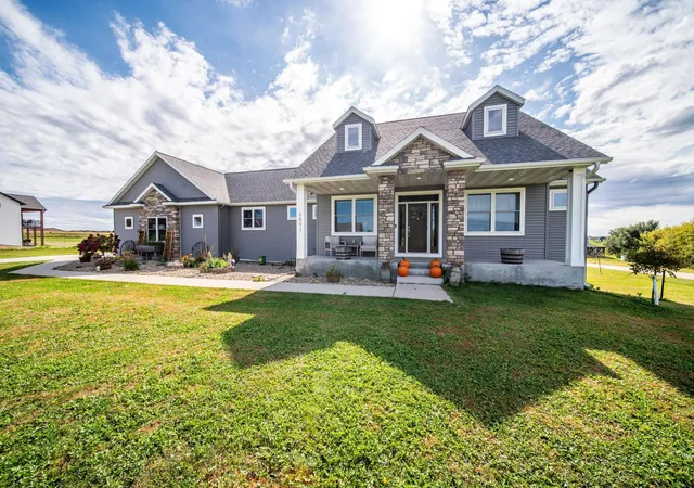 Photo 4 of Single family home for sale at 5892 Cambridge Hl Rd SE, Rochester, MN 55904 | MLS# 6805928 | Listing updated on 2026-09-16