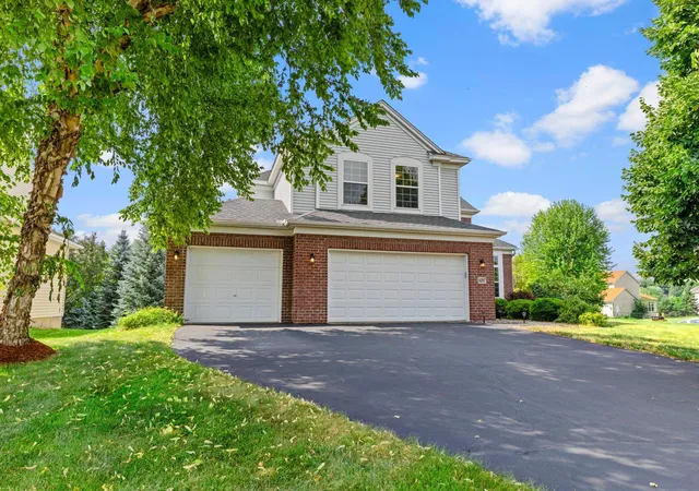 Photo 1 of Single family home for sale at 9207 W 136th Street, Savage, MN 55378 | MLS# 6806073 | Listing updated on 2026-09-18