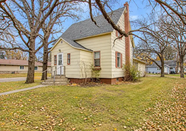 Photo 3 of Multi family home for sale at 1101 Jefferson St, Alexandria, MN 56308 | MLS# 6813388 | Listing updated on 2026-09-16
