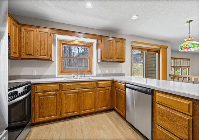 Photo 4 of Sale Pending at 10013 170th Street W, Lakeville, MN 55044 | MLS# 6815133 | Listing updated on 2026-09-22