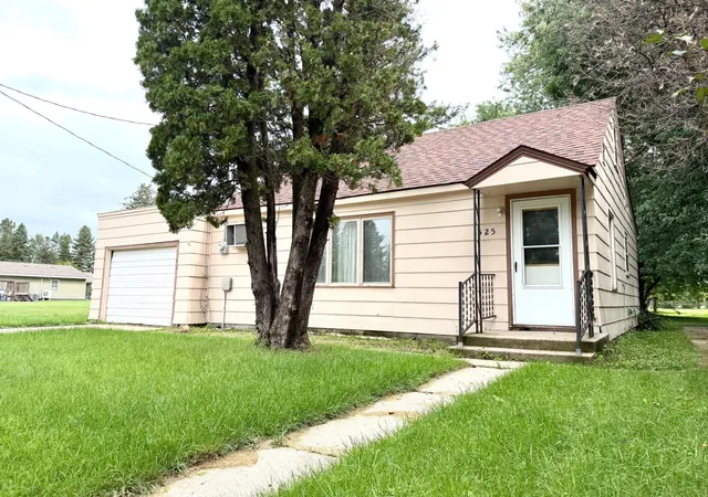 Photo 1 of Single family home for sale at 525 2nd Street N, Middle River, MN 56737 | MLS# 6825232 | Listing updated on 2026-09-08