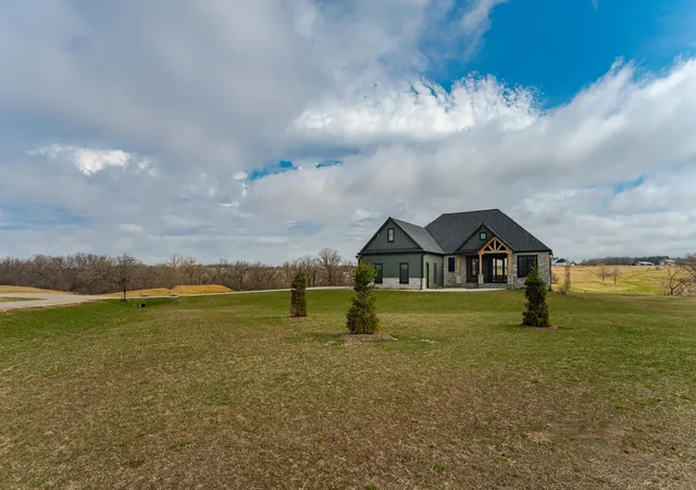 Photo 2 of Single family home for sale at 4980 Royal Oaks Cir Sw, Rochester, MN 55902 | MLS# 7000150 | Listing updated on 2026-09-17