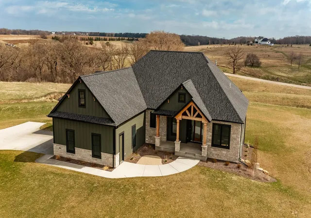 Photo 3 of Single family home for sale at 4980 Royal Oaks Cir Sw, Rochester, MN 55902 | MLS# 7000150 | Listing updated on 2026-09-17