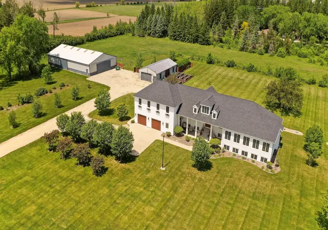 Photo 1 of Single family home for sale at 10951 County 8 Rd Sw, Stewartville, MN 55976 | MLS# 7017104 | Listing updated on 2026-09-17
