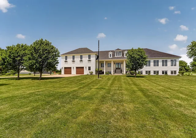 Photo 2 of Single family home for sale at 10951 County 8 Rd Sw, Stewartville, MN 55976 | MLS# 7017104 | Listing updated on 2026-09-17