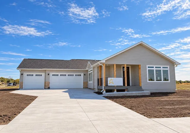 Photo 1 of Single family home for sale at 1100 Slate St, Marshall, MN 56258 | MLS# 7019613 | Listing updated on 2026-09-17
