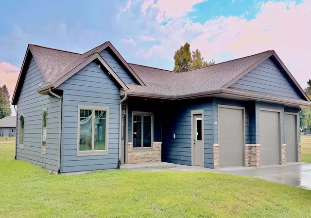 Photo 1 of Single family home for sale at 432 N School St, Tyler, MN 56178 | MLS# 7027409 | Listing updated on 2026-09-17
