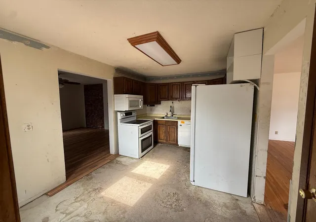 Photo 3 of Sale Pending at 9242 5th Street NE, Minneapolis, MN 55434 | MLS# 7029268 | Listing updated on 2026-09-18