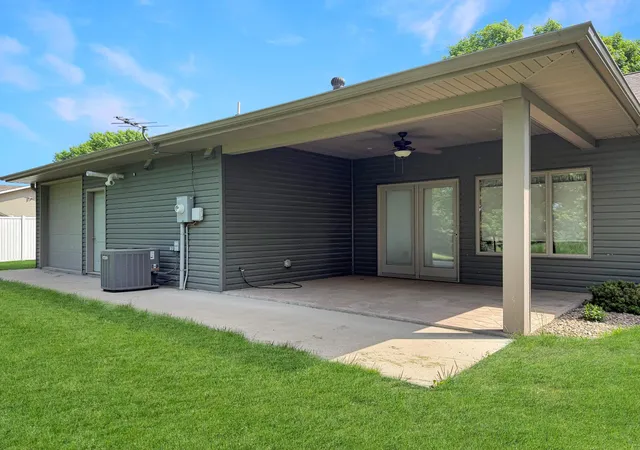 Photo 3 of Single family home for sale at 431 Elizabeth Ave, Lake Wilson, MN 56151 | MLS# 7034407 | Listing updated on 2026-09-09
