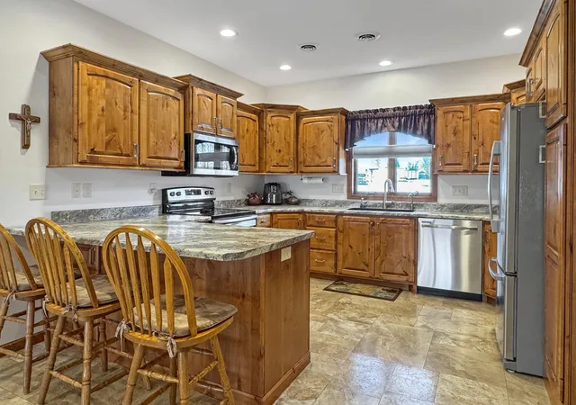 Photo 3 of Single family home for sale at 431 Elizabeth Ave, Lake Wilson, MN 56151 | MLS# 7034407 | Listing updated on 2026-09-09