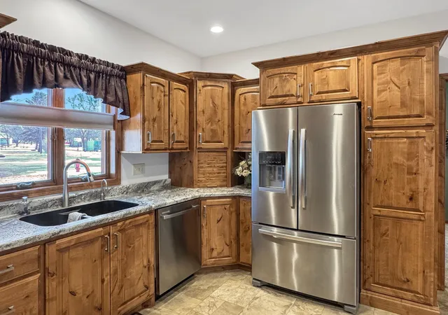 Photo 4 of Single family home for sale at 431 Elizabeth Ave, Lake Wilson, MN 56151 | MLS# 7034407 | Listing updated on 2026-09-09