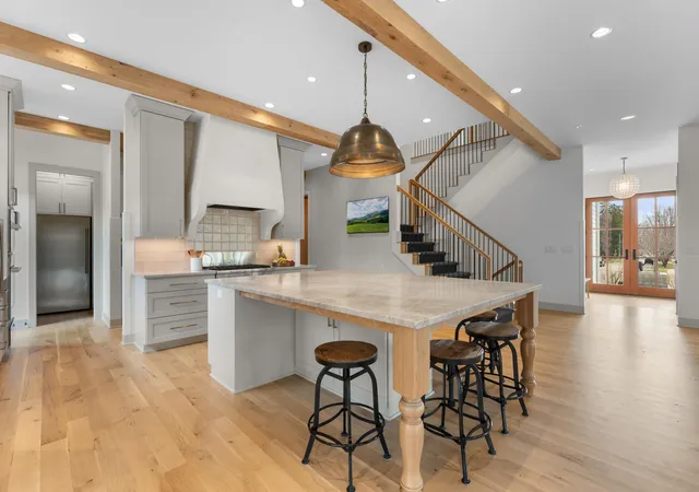 Photo 3 of Mansion for sale at 905 9th Avenue Sw, Rochester, MN 55902 | MLS# 7036465 | Listing updated on 2026-09-09