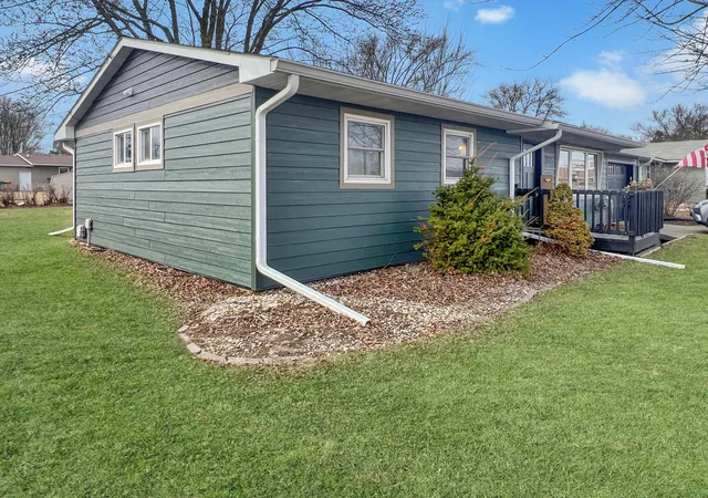 Photo 2 of Single family home for sale at 922 S State St, Fairmont, MN 56031 | MLS# 7038608 | Listing updated on 2026-09-09