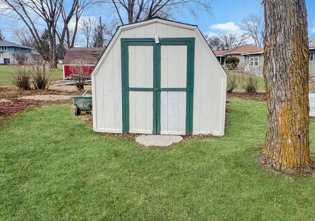 Photo 4 of Single family home for sale at 922 S State St, Fairmont, MN 56031 | MLS# 7038608 | Listing updated on 2026-09-09