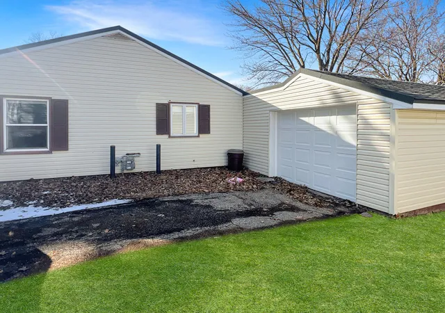 Photo 3 of Single family home for sale at 506 E 2nd Street N, Truman, MN 56088 | MLS# 7039224 | Listing updated on 2026-09-16