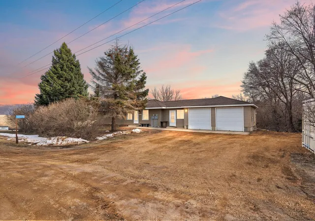 Photo 3 of Sale Pending at 17375 Homestead Rd, Carver, MN 55315 | MLS# 7043616 | Listing updated on 2026-09-17
