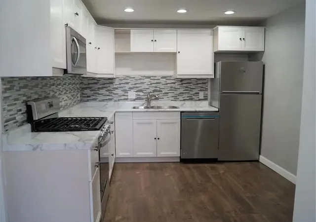 Listing Photo 5 - Condo for sale in building located at 7332 72nd Ln N, Minneapolis, MN 55428