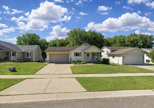 Photo 1 of Single family home for sale at 3818 Strathmore Ln Se, Rochester, MN 55904 | MLS# 7053145 | Listing updated on 2026-09-16