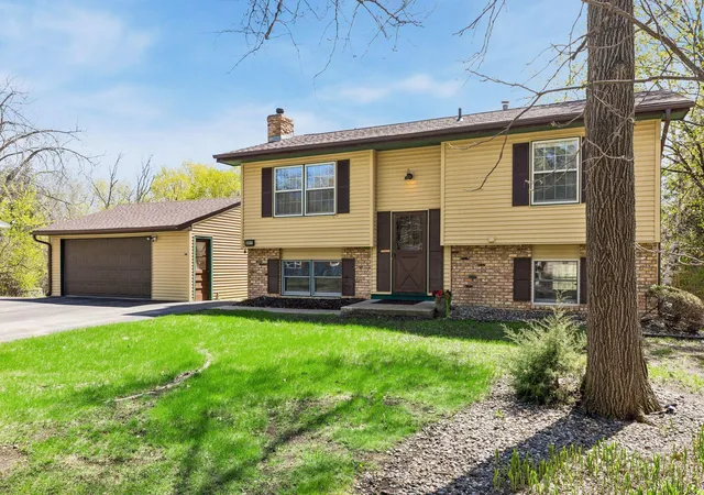 Photo 1 of Single family home for sale at 18815 South Ln, Minnetonka, MN 55345 | MLS# 7054405 | Listing updated on 2026-10-15