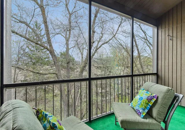 Listing Photo 4 - Condo for sale in building located at 6115 Lincoln Dr, Edina, MN 55436 - Unit #353