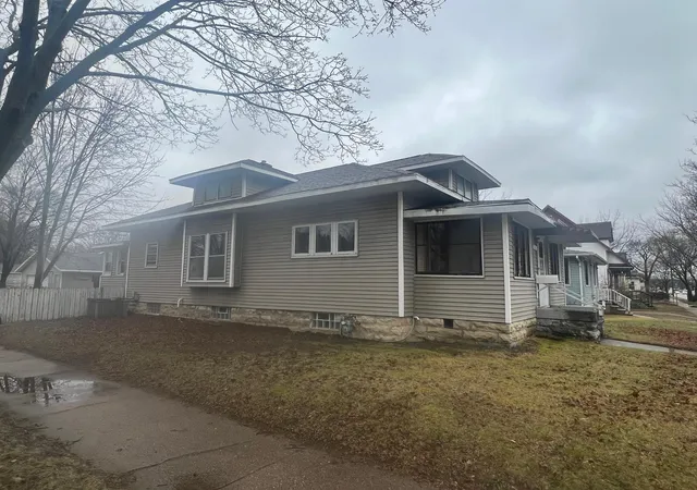 Photo 2 of Single Family Residence at 1334 Jackson St, La Crosse, WI 54601 | MLS# 7056109 | | Sold on 2026-09-15