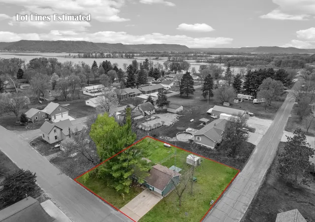 Photo 3 of Single family home for sale at 526 S Herman St, Cochrane, WI 54622 | MLS# 7062677 | Listing updated on 2026-09-18