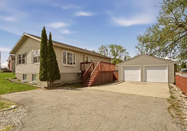 Photo 1 of Single family home for sale at 2113 3rd Avenue Se, Rochester, MN 55904 | MLS# 7063665 | Listing updated on 2026-09-18