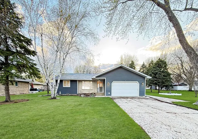 Photo 3 of Single family home for sale at 111 Buckeye Dr, Montevideo, MN 56265 | MLS# 7066577 | Listing updated on 2026-09-17