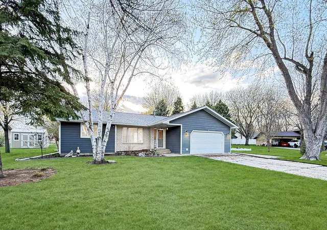 Photo 3 of Single family home for sale at 111 Buckeye Dr, Montevideo, MN 56265 | MLS# 7066577 | Listing updated on 2026-09-17