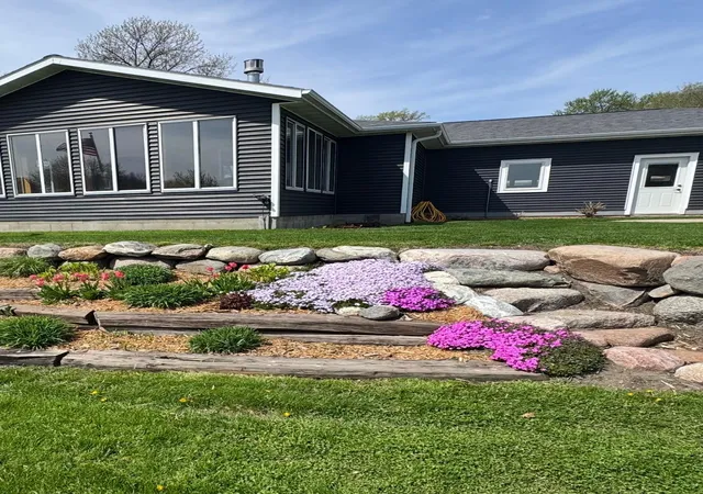 Photo 2 of Single family home for sale at 344 Oak St N, Vesta, MN 56292 | MLS# 7067681 | Listing updated on 2026-09-16