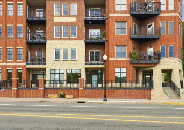 Photo 3 of Sale Pending at 350 Main St N #242, Stillwater, MN 55082 | MLS# 7067993 | Listing updated on 2026-09-16
