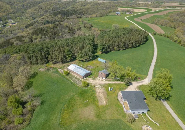 Photo 2 of Single family home for sale at S3565 Rooster Ridge Ln, Fountain City, WI 54629 | MLS# 7069097 | Listing updated on 2026-09-17