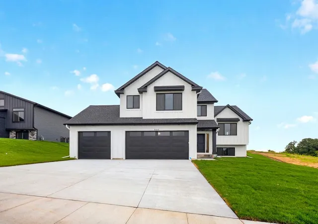 Photo 1 of Single family home for sale at 3463 Stonehedge Dr Ne, Rochester, MN 55906 | MLS# 7069468 | Listing updated on 2026-09-16