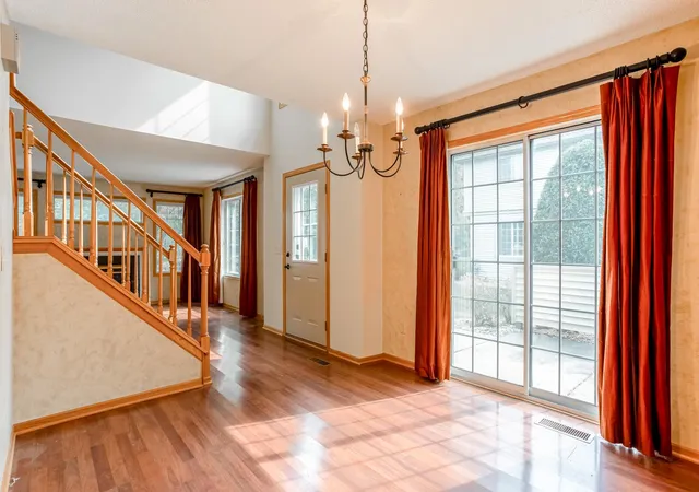 Photo 4 of Single family home for sale at 1043 Lovell Ln S, Saint Paul, MN 55113 | MLS# 7072696 | Listing updated on 2026-10-08