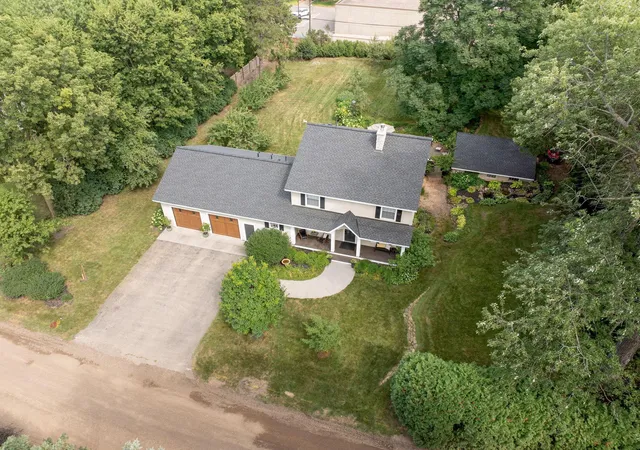 Photo 3 of Single family home for sale at 3455 Montgomerie Ave, Wayzata, MN 55391 | MLS# 7074248 | Listing updated on 2026-10-02