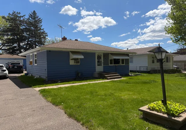 Photo 3 of Sale Pending at 444 Van Dyke St, Saint Paul, MN 55119 | MLS# 7074583 | Listing updated on 2026-09-24
