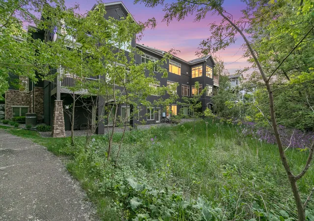 Photo 2 of Single family home for sale at 671 Willoughby Way E, Hopkins, MN 55305 | MLS# 7075899 | Listing updated on 2026-09-14