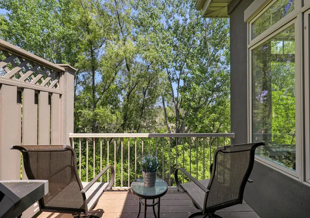 Photo 3 of Single family home for sale at 671 Willoughby Way E, Hopkins, MN 55305 | MLS# 7075899 | Listing updated on 2026-09-14