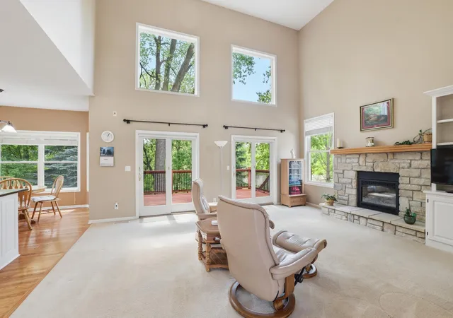 Photo 3 of Sale Pending at 1084 Tamberwood Ct, Saint Paul, MN 55125 | MLS# 7076262 | Listing updated on 2026-09-09