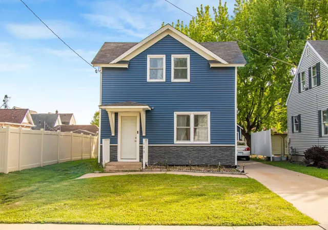 Photo 1 of Single family home for sale at 109 N 6th Street, Lake City, MN 55041 | MLS# 7077409 | Listing updated on 2026-09-08