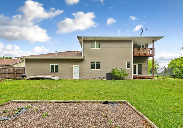 Photo 4 of Single family home for sale at 1540 Greenleaf Rd, Owatonna, MN 55060 | MLS# 7077638 | Listing updated on 2026-09-17
