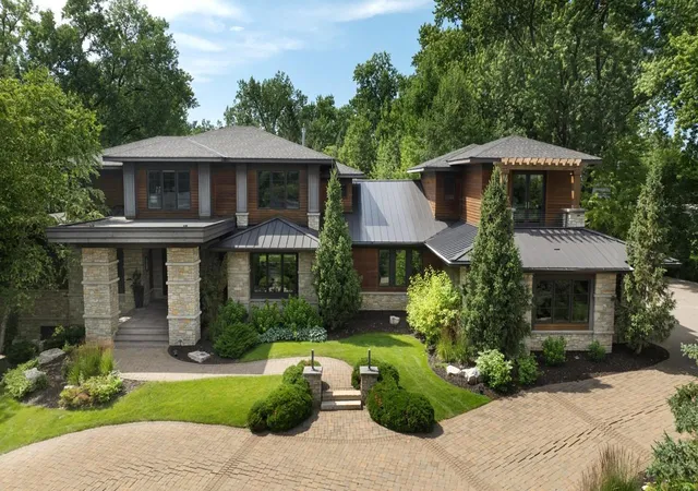 Photo 3 of Mansion for sale at 4603 Annaway Dr, Minneapolis, MN 55436 | MLS# 7081126 | Listing updated on 2026-09-16