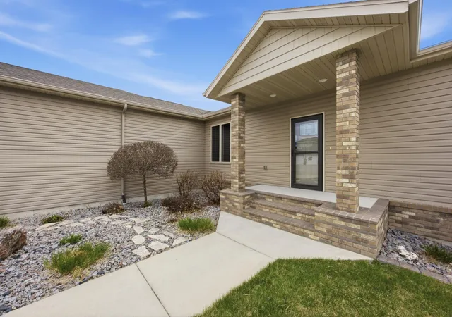 Photo 3 of Sale Pending at 4727 6th Street W, West Fargo, ND 58078 | MLS# 7081743 | Listing updated on 2026-09-09