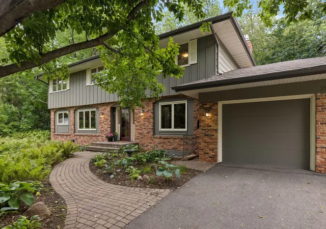 Photo 3 of Single family home for sale at 265 Oakwood Rd, Hopkins, MN 55343 | MLS# 7082622 | Listing updated on 2026-10-12